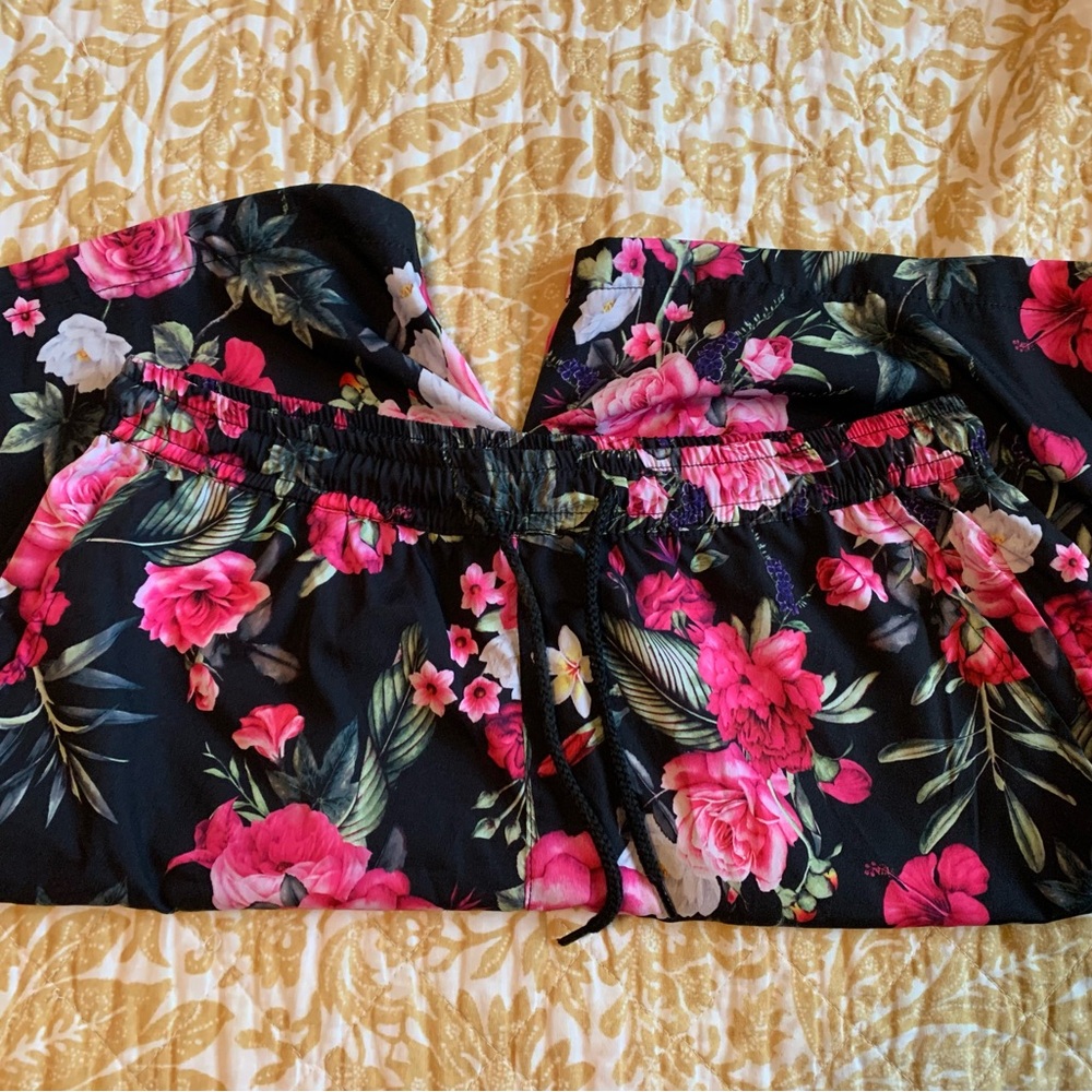 BoohooMAN Black and Pink Floral Shorts - Picture 3 of 6